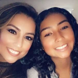 Meet your Posher, Corina